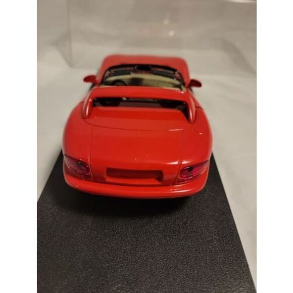 Dodge Red Viper Convertible Diecast By Ertl 1/18 Nice Detail w/ display case - Picture 5 of 12